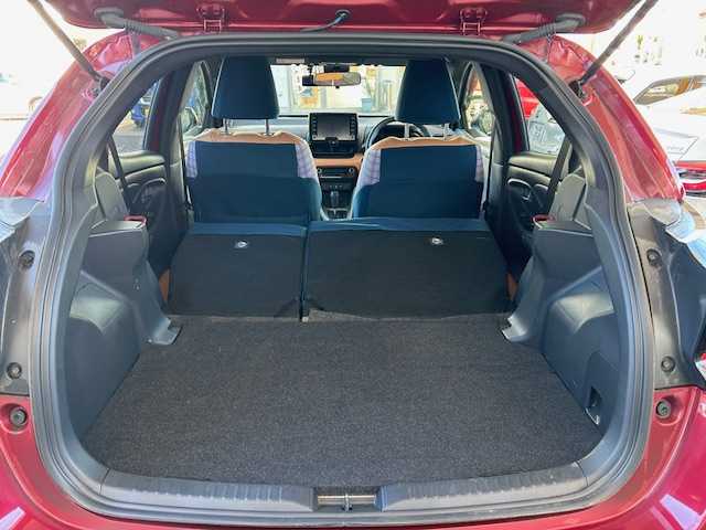 トヨタ ヤリス ハイブリッド Z 宮城県 2020(令2)年 11.4万km センシュアルレッドマイカ ワンオーナー/4WD/純正メモリナビ/AM/FM/USB/BT/Miracast/フルセグTV/全方位バックカメラ/ステアリングスイッチ/前席シートヒーター/ブラインドスポットモニター/コーナーセンサー/追従型クルーズコントロール/レーンキープアシスト/横滑り防止装置/衝突被害軽減システム/盗難防止システム/スチール夏タイヤ15インチ/純正フロアマット/ETC2.0/前後ドライブレコーダー/ウィンカードアミラー/電動格納ミラー/プッシュスタート/保証書・記録簿・取扱説明書