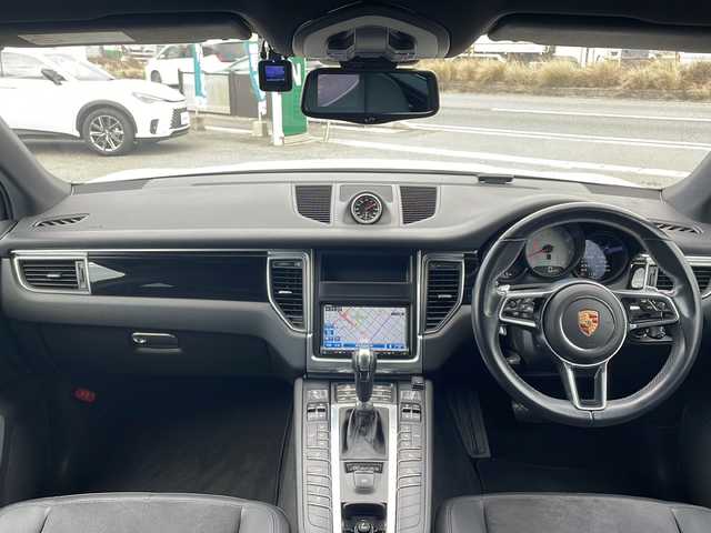 ポルシェ マカン S 三重県 2014(平26)年 6.1万km 白 スポーツクロノパッケージ/4WD/ターボ/純正SDナビ/フルセグTV/【CD/DVD/SD/Bluetooth】/バックカメラ/ETC/前後ドライブレコーダー/パドルシフト/ハーフレザーシート/D席パワーシート/全席シートヒーター/パワーバックドア/オートライト/HIDヘッドライト/フロント235/55R19インチ純正AW/リア255/50R19インチ純正AW/リモコンキー/スペアキー/純正フロアマット