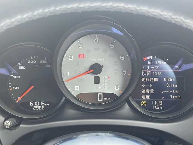 ポルシェ マカン S 三重県 2014(平26)年 6.1万km 白 スポーツクロノパッケージ/4WD/ターボ/純正SDナビ/フルセグTV/【CD/DVD/SD/Bluetooth】/バックカメラ/ETC/前後ドライブレコーダー/パドルシフト/ハーフレザーシート/D席パワーシート/全席シートヒーター/パワーバックドア/オートライト/HIDヘッドライト/フロント235/55R19インチ純正AW/リア255/50R19インチ純正AW/リモコンキー/スペアキー/純正フロアマット