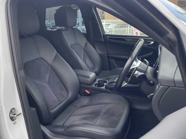 ポルシェ マカン S 三重県 2014(平26)年 6.1万km 白 スポーツクロノパッケージ/4WD/ターボ/純正SDナビ/フルセグTV/【CD/DVD/SD/Bluetooth】/バックカメラ/ETC/前後ドライブレコーダー/パドルシフト/ハーフレザーシート/D席パワーシート/全席シートヒーター/パワーバックドア/オートライト/HIDヘッドライト/フロント235/55R19インチ純正AW/リア255/50R19インチ純正AW/リモコンキー/スペアキー/純正フロアマット