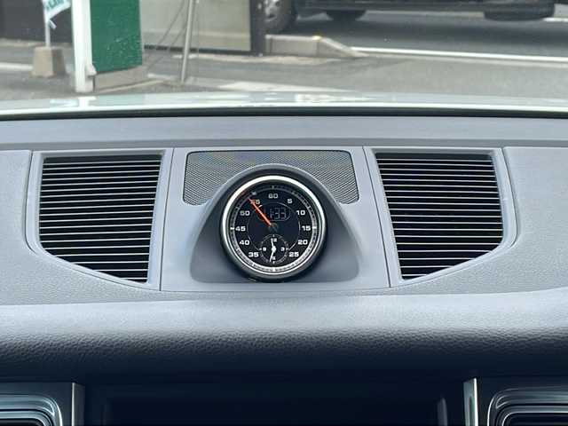 ポルシェ マカン S 三重県 2014(平26)年 6.1万km 白 スポーツクロノパッケージ/4WD/ターボ/純正SDナビ/フルセグTV/【CD/DVD/SD/Bluetooth】/バックカメラ/ETC/前後ドライブレコーダー/パドルシフト/ハーフレザーシート/D席パワーシート/全席シートヒーター/パワーバックドア/オートライト/HIDヘッドライト/フロント235/55R19インチ純正AW/リア255/50R19インチ純正AW/リモコンキー/スペアキー/純正フロアマット