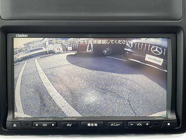 ポルシェ マカン S 三重県 2014(平26)年 6.1万km 白 スポーツクロノパッケージ/4WD/ターボ/純正SDナビ/フルセグTV/【CD/DVD/SD/Bluetooth】/バックカメラ/ETC/前後ドライブレコーダー/パドルシフト/ハーフレザーシート/D席パワーシート/全席シートヒーター/パワーバックドア/オートライト/HIDヘッドライト/フロント235/55R19インチ純正AW/リア255/50R19インチ純正AW/リモコンキー/スペアキー/純正フロアマット