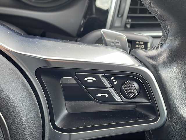 ポルシェ マカン S 三重県 2014(平26)年 6.1万km 白 スポーツクロノパッケージ/4WD/ターボ/純正SDナビ/フルセグTV/【CD/DVD/SD/Bluetooth】/バックカメラ/ETC/前後ドライブレコーダー/パドルシフト/ハーフレザーシート/D席パワーシート/全席シートヒーター/パワーバックドア/オートライト/HIDヘッドライト/フロント235/55R19インチ純正AW/リア255/50R19インチ純正AW/リモコンキー/スペアキー/純正フロアマット