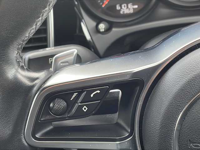 ポルシェ マカン S 三重県 2014(平26)年 6.1万km 白 スポーツクロノパッケージ/4WD/ターボ/純正SDナビ/フルセグTV/【CD/DVD/SD/Bluetooth】/バックカメラ/ETC/前後ドライブレコーダー/パドルシフト/ハーフレザーシート/D席パワーシート/全席シートヒーター/パワーバックドア/オートライト/HIDヘッドライト/フロント235/55R19インチ純正AW/リア255/50R19インチ純正AW/リモコンキー/スペアキー/純正フロアマット