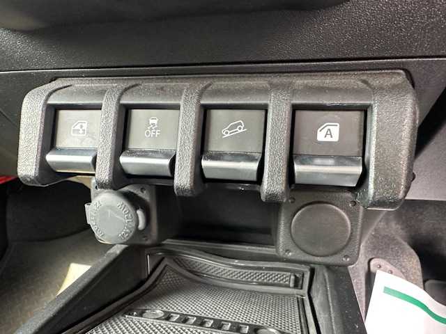 スズキ ジムニー XC 大阪府 2020(令2)年 1.1万km ミディアムグレー ナビ　/フルセグ　/Ｂｌｕｅｔｏｏｔｈ　/レザー調シートカバー　/ｉｎｎｏキャリア　/前後ドライブレコーダー　/クルーズコントロール　/シートヒーター　/ＬＥＤヘッドライト　/ＥＴＣ　/フロアーマット　/サイドバイザー