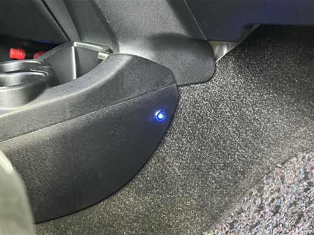 トヨタ アクア S 愛媛県 2014(平26)年 7.2万km コバルトブルーメタリック 純正ナビ/バックカメラ/フルエアロ/シートヒーターＤ席Ｎ席/フルセグテレビ/ＥＴＣ/モデリスタアルミホイール/オートライト/スマートキー/横滑り防止装置/純正フロアマット/プッシュスタート