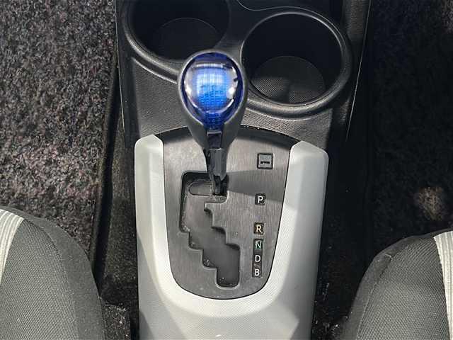 トヨタ アクア S 愛媛県 2014(平26)年 7.2万km コバルトブルーメタリック 純正ナビ/バックカメラ/フルエアロ/シートヒーターＤ席Ｎ席/フルセグテレビ/ＥＴＣ/モデリスタアルミホイール/オートライト/スマートキー/横滑り防止装置/純正フロアマット/プッシュスタート