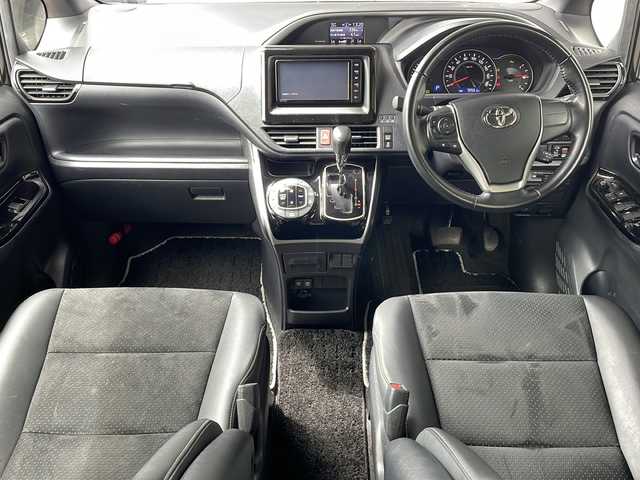 トヨタ ヴォクシー ZS 煌Ⅲ 長野県 2020(令2)年 7.3万km イナズマスパーキングブラックガラスフレーク ４WD/純正メモリナビ/フルセグ/BT/DVD/CD/両側パワースライドドア/ビルトインETC/ワイパーデアイサー/ハーフレザーシート/レーンアシスト /LEDヘッドライト/電動格納ミラー/アイドリングストップ/保証書