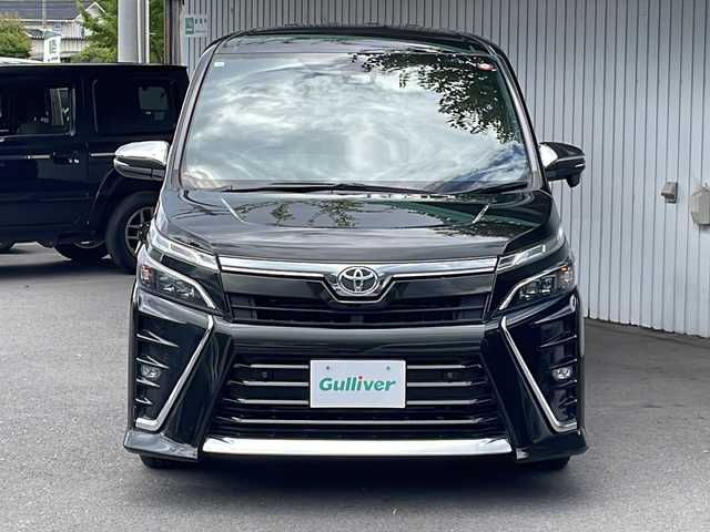 トヨタ ヴォクシー ZS 煌Ⅲ 長野県 2020(令2)年 7.3万km イナズマスパーキングブラックガラスフレーク ４WD/純正メモリナビ/フルセグ/BT/DVD/CD/両側パワースライドドア/ビルトインETC/ワイパーデアイサー/ハーフレザーシート/レーンアシスト /LEDヘッドライト/電動格納ミラー/アイドリングストップ/保証書