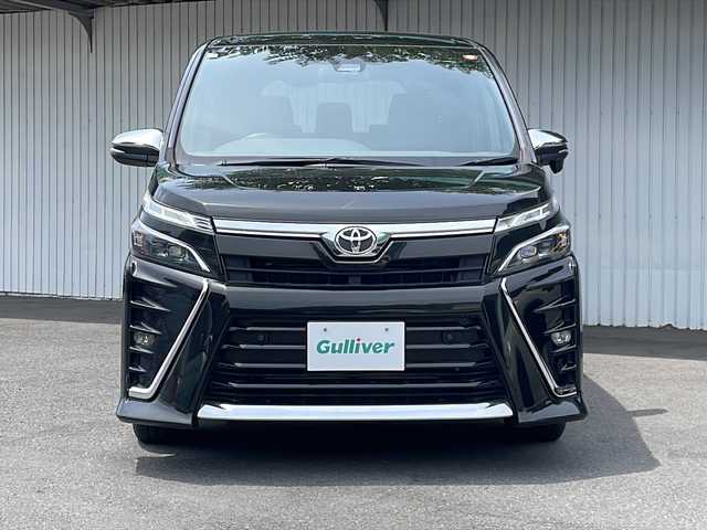 トヨタ ヴォクシー ZS 煌Ⅲ 長野県 2020(令2)年 7.3万km イナズマスパーキングブラックガラスフレーク ４WD/純正メモリナビ/フルセグ/BT/DVD/CD/両側パワースライドドア/ビルトインETC/ワイパーデアイサー/ハーフレザーシート/レーンアシスト /LEDヘッドライト/電動格納ミラー/アイドリングストップ/保証書