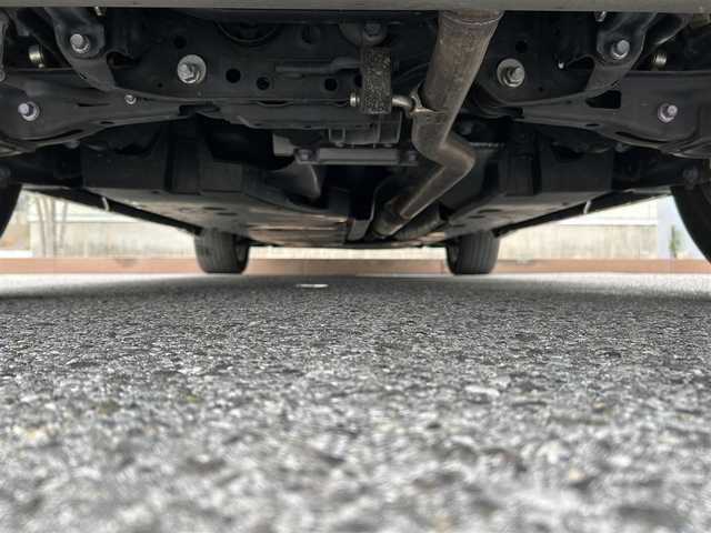 トヨタ ＲＡＶ４ G Zパッケージ 滋賀県 2019(令1)年 3.4万km ホワイトパールクリスタルシャイン ガソリン/4WD(F4)/CVT/モデリスタエアロ/パノラマムーンルーフ/9インチ純正ナビ【NSZT-Y68T】/バックカメラ/ETC/ＴＶキャンセラー/ＴｏｙｏｔａＳａｆｅｔｙＳｅｎｓｅ/・プリクラッシュブレーキアシスト	/・踏み間違い防止アシスト/・リヤクロストラフィックオートブレーキ/・ブラインドスポットモニター/・レーンキープアシスト/・レーダークルーズコントロール/・標識検知機能/運転席・助手席シートヒーター/デジタルインナーミラー	/電動格納ミラー/電動リアゲート/電動パーキング/ブレーキホールド/革巻きステアリング/ステアリングスイッチ/オートライト/LEDヘッドライト/フロントフォグ/フルオートエアコン/プッシュスタート/スマートキー/スペアキー/純正フロアマット/ドアバイザー/シートメモリー/パワーシート