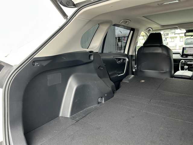 トヨタ ＲＡＶ４ G Zパッケージ 滋賀県 2019(令1)年 3.4万km ホワイトパールクリスタルシャイン ガソリン/4WD(F4)/CVT/モデリスタエアロ/パノラマムーンルーフ/9インチ純正ナビ【NSZT-Y68T】/バックカメラ/ETC/ＴＶキャンセラー/ＴｏｙｏｔａＳａｆｅｔｙＳｅｎｓｅ/・プリクラッシュブレーキアシスト	/・踏み間違い防止アシスト/・リヤクロストラフィックオートブレーキ/・ブラインドスポットモニター/・レーンキープアシスト/・レーダークルーズコントロール/・標識検知機能/運転席・助手席シートヒーター/デジタルインナーミラー	/電動格納ミラー/電動リアゲート/電動パーキング/ブレーキホールド/革巻きステアリング/ステアリングスイッチ/オートライト/LEDヘッドライト/フロントフォグ/フルオートエアコン/プッシュスタート/スマートキー/スペアキー/純正フロアマット/ドアバイザー/シートメモリー/パワーシート