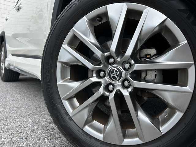 トヨタ ＲＡＶ４ G Zパッケージ 滋賀県 2019(令1)年 3.4万km ホワイトパールクリスタルシャイン ガソリン/4WD(F4)/CVT/モデリスタエアロ/パノラマムーンルーフ/9インチ純正ナビ【NSZT-Y68T】/バックカメラ/ETC/ＴＶキャンセラー/ＴｏｙｏｔａＳａｆｅｔｙＳｅｎｓｅ/・プリクラッシュブレーキアシスト	/・踏み間違い防止アシスト/・リヤクロストラフィックオートブレーキ/・ブラインドスポットモニター/・レーンキープアシスト/・レーダークルーズコントロール/・標識検知機能/運転席・助手席シートヒーター/デジタルインナーミラー	/電動格納ミラー/電動リアゲート/電動パーキング/ブレーキホールド/革巻きステアリング/ステアリングスイッチ/オートライト/LEDヘッドライト/フロントフォグ/フルオートエアコン/プッシュスタート/スマートキー/スペアキー/純正フロアマット/ドアバイザー/シートメモリー/パワーシート