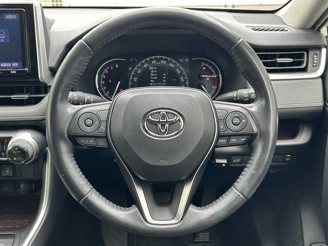 トヨタ ＲＡＶ４ G Zパッケージ 滋賀県 2019(令1)年 3.4万km ホワイトパールクリスタルシャイン ガソリン/4WD(F4)/CVT/モデリスタエアロ/パノラマムーンルーフ/9インチ純正ナビ【NSZT-Y68T】/バックカメラ/ETC/ＴＶキャンセラー/ＴｏｙｏｔａＳａｆｅｔｙＳｅｎｓｅ/・プリクラッシュブレーキアシスト	/・踏み間違い防止アシスト/・リヤクロストラフィックオートブレーキ/・ブラインドスポットモニター/・レーンキープアシスト/・レーダークルーズコントロール/・標識検知機能/運転席・助手席シートヒーター/デジタルインナーミラー	/電動格納ミラー/電動リアゲート/電動パーキング/ブレーキホールド/革巻きステアリング/ステアリングスイッチ/オートライト/LEDヘッドライト/フロントフォグ/フルオートエアコン/プッシュスタート/スマートキー/スペアキー/純正フロアマット/ドアバイザー/シートメモリー/パワーシート