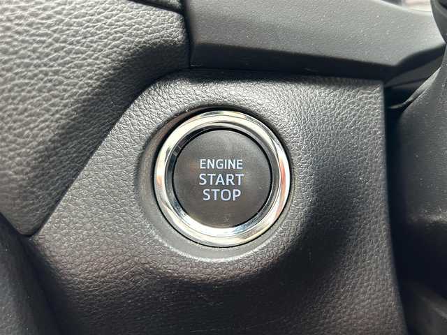 トヨタ ＲＡＶ４ G Zパッケージ 滋賀県 2019(令1)年 3.4万km ホワイトパールクリスタルシャイン ガソリン/4WD(F4)/CVT/モデリスタエアロ/パノラマムーンルーフ/9インチ純正ナビ【NSZT-Y68T】/バックカメラ/ETC/ＴＶキャンセラー/ＴｏｙｏｔａＳａｆｅｔｙＳｅｎｓｅ/・プリクラッシュブレーキアシスト	/・踏み間違い防止アシスト/・リヤクロストラフィックオートブレーキ/・ブラインドスポットモニター/・レーンキープアシスト/・レーダークルーズコントロール/・標識検知機能/運転席・助手席シートヒーター/デジタルインナーミラー	/電動格納ミラー/電動リアゲート/電動パーキング/ブレーキホールド/革巻きステアリング/ステアリングスイッチ/オートライト/LEDヘッドライト/フロントフォグ/フルオートエアコン/プッシュスタート/スマートキー/スペアキー/純正フロアマット/ドアバイザー/シートメモリー/パワーシート