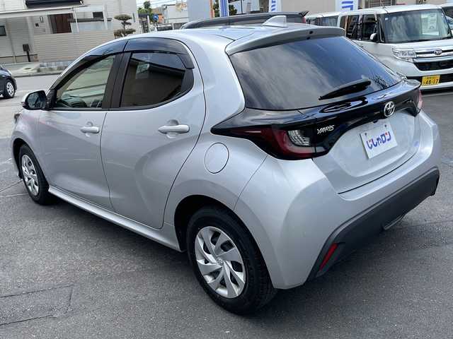 トヨタ ヤリス X 長野県 2020(令2)年 5.4万km シルバーM (株)IDOMが運営する【じしゃロン長野店】の自社ローン専用車両になります/こちらは現金またはオートローンご利用時の価格です。自社ローンご希望の方は別途その旨お申付け下さい./純正ディスプレイオーディオ/バックカメラ/ETC/トヨタセーフティセンス/サマータイヤ４本車載/ステアリングスイッチ/電動各ミラー/前方向ドライブレコーダー