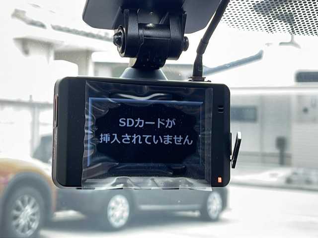 トヨタ ヤリス X 長野県 2020(令2)年 5.4万km シルバーM (株)IDOMが運営する【じしゃロン長野店】の自社ローン専用車両になります/こちらは現金またはオートローンご利用時の価格です。自社ローンご希望の方は別途その旨お申付け下さい./純正ディスプレイオーディオ/バックカメラ/ETC/トヨタセーフティセンス/サマータイヤ４本車載/ステアリングスイッチ/電動各ミラー/前方向ドライブレコーダー