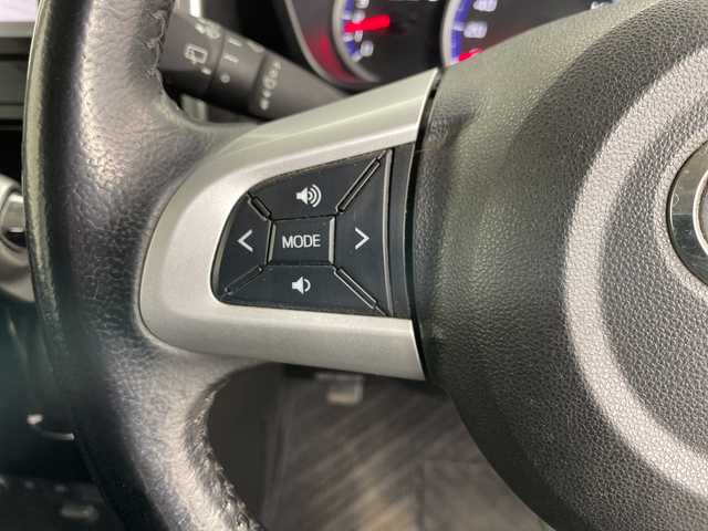 ダイハツ トール カスタムG 道央・札幌 2017(平29)年 5.7万km パールホワイトⅢ 登録時走行距離56785km/　4　W　D　/寒冷地仕様/純正SDナビ(CD/DVD/SD)/フルセグテレビ/アイドリングストップ/クルーズコントロール（追従走行なし）/ドアバイザー/プッシュスタート/両側パワースライドドア/ドライブレコーダー（前後）/横滑り防止装置/盗難防止装置/フォグランプ/フロントデアイサースイッチ/ステアリングスイッチ/革巻きステアリング/電動格納ミラー