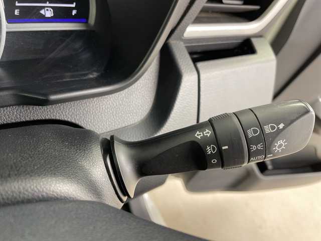 ダイハツ トール カスタムG 道央・札幌 2017(平29)年 5.7万km パールホワイトⅢ 登録時走行距離56785km/　4　W　D　/寒冷地仕様/純正SDナビ(CD/DVD/SD)/フルセグテレビ/アイドリングストップ/クルーズコントロール（追従走行なし）/ドアバイザー/プッシュスタート/両側パワースライドドア/ドライブレコーダー（前後）/横滑り防止装置/盗難防止装置/フォグランプ/フロントデアイサースイッチ/ステアリングスイッチ/革巻きステアリング/電動格納ミラー