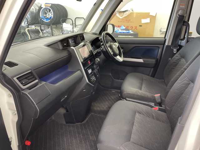 ダイハツ トール カスタムG 道央・札幌 2017(平29)年 5.7万km パールホワイトⅢ 登録時走行距離56785km/　4　W　D　/寒冷地仕様/純正SDナビ(CD/DVD/SD)/フルセグテレビ/アイドリングストップ/クルーズコントロール（追従走行なし）/ドアバイザー/プッシュスタート/両側パワースライドドア/ドライブレコーダー（前後）/横滑り防止装置/盗難防止装置/フォグランプ/フロントデアイサースイッチ/ステアリングスイッチ/革巻きステアリング/電動格納ミラー