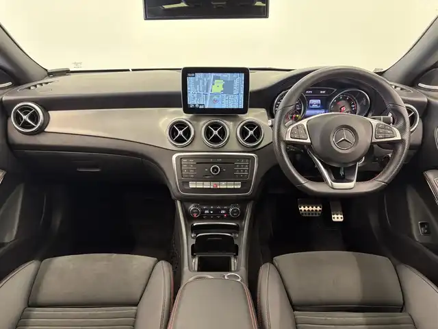 メルセデス・ベンツ ＣＬＡ１８０ AMG スタイル 岡山県 2018(平30)年 2.7万km ポーラホワイト パノラマスライディングルーフ/レーダーセーフティーパッケージ/メルセデスコマンドナビ/Rカメラ/ハーフレザーシート/LEDインテリジェントライトシステム/オートライト/オートワイパー/アンビエントライト/ロケイターライティング/ダイナミックセｔレクト/フルセグＴＶ/Bluetooth/アップルカープレイ/キーレスゴー