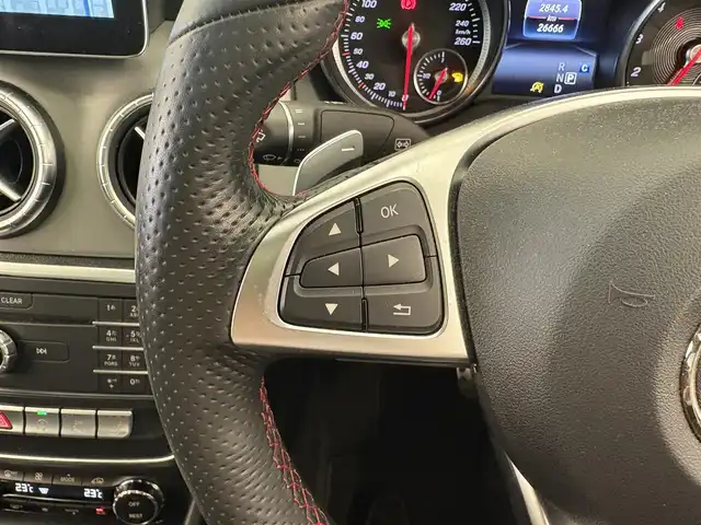 メルセデス・ベンツ ＣＬＡ１８０ AMG スタイル 岡山県 2018(平30)年 2.7万km ポーラホワイト パノラマスライディングルーフ/レーダーセーフティーパッケージ/メルセデスコマンドナビ/Rカメラ/ハーフレザーシート/LEDインテリジェントライトシステム/オートライト/オートワイパー/アンビエントライト/ロケイターライティング/ダイナミックセｔレクト/フルセグＴＶ/Bluetooth/アップルカープレイ/キーレスゴー
