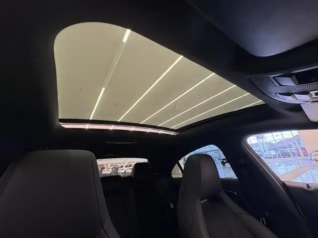 メルセデス・ベンツ ＣＬＡ１８０ AMG スタイル 岡山県 2018(平30)年 2.7万km ポーラホワイト パノラマスライディングルーフ/レーダーセーフティーパッケージ/メルセデスコマンドナビ/Rカメラ/ハーフレザーシート/LEDインテリジェントライトシステム/オートライト/オートワイパー/アンビエントライト/ロケイターライティング/ダイナミックセｔレクト/フルセグＴＶ/Bluetooth/アップルカープレイ/キーレスゴー