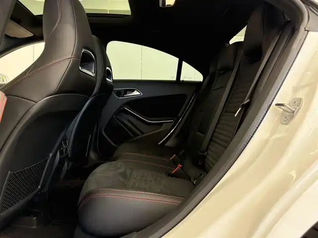 メルセデス・ベンツ ＣＬＡ１８０ AMG スタイル 岡山県 2018(平30)年 2.7万km ポーラホワイト パノラマスライディングルーフ/レーダーセーフティーパッケージ/メルセデスコマンドナビ/Rカメラ/ハーフレザーシート/LEDインテリジェントライトシステム/オートライト/オートワイパー/アンビエントライト/ロケイターライティング/ダイナミックセｔレクト/フルセグＴＶ/Bluetooth/アップルカープレイ/キーレスゴー