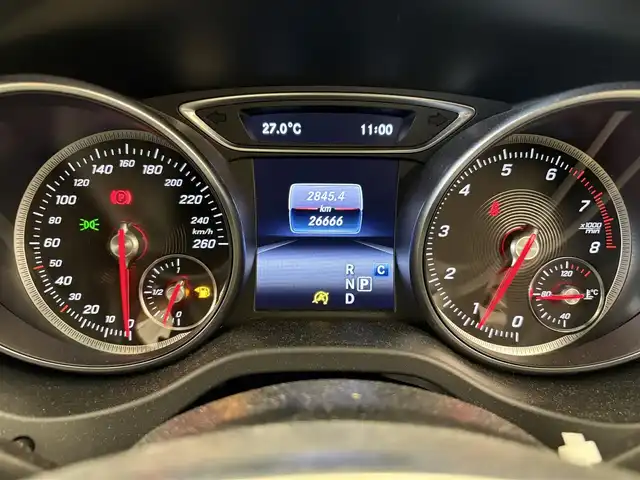 メルセデス・ベンツ ＣＬＡ１８０ AMG スタイル 岡山県 2018(平30)年 2.7万km ポーラホワイト パノラマスライディングルーフ/レーダーセーフティーパッケージ/メルセデスコマンドナビ/Rカメラ/ハーフレザーシート/LEDインテリジェントライトシステム/オートライト/オートワイパー/アンビエントライト/ロケイターライティング/ダイナミックセｔレクト/フルセグＴＶ/Bluetooth/アップルカープレイ/キーレスゴー