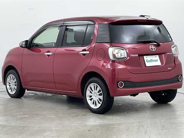 トヨタ パッソ モーダ　S 道央・札幌 2016(平28)年 8.7万km マゼンタベリーマイカM ・4WD/・純正ナビ&CD&DVD&BT&SD/・バックカメラ/・スマートアシスト/・アイドリングストップ/・純正ドライブレコーダー/・ビルトインETC/・純正フロアマット/・プッシュスタート/・LEDヘッドライト/・スマートキー/・スペアキー/・純正エンジンスターター