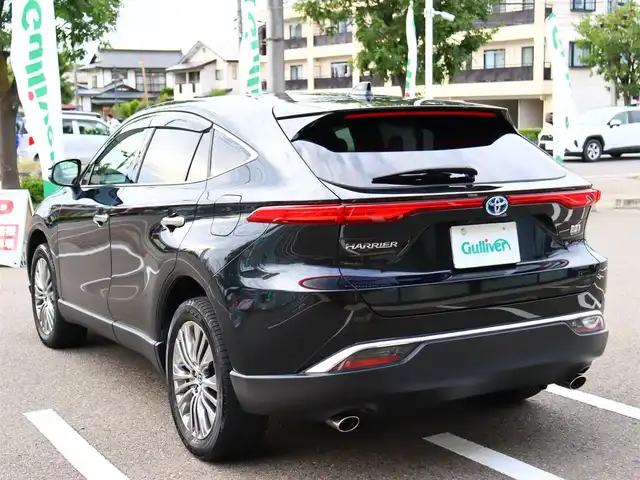 トヨタ ハリアー ハイブリッド Z レザーパッケージ 福島県 2022(令4)年 2.7万km プレシャスブラックパール  純正ディスプレイオーディオ/　    (ナビ・フルセグTV・BT)/ JBLサウンドシステム/ ドライブレコーダー/ 全 方 位 カ メ ラ/ デジタルインナーミラー/ 2.0 E T C/ 黒 革 シ ー ト/ 前左右シートヒーター/エアシート/ 前左右パワーシート/ パワーバックドア/ レーダークルーズコントロール/ トヨタセーフティ/ 寒 冷 地 仕 様/ 純正１９インチアルミホイル/ 純正LEDヘッドライト/ 純正フォグランプ/ 新 車 保 証 書/ 取 扱 説 明 書/ R7車検時記録簿有