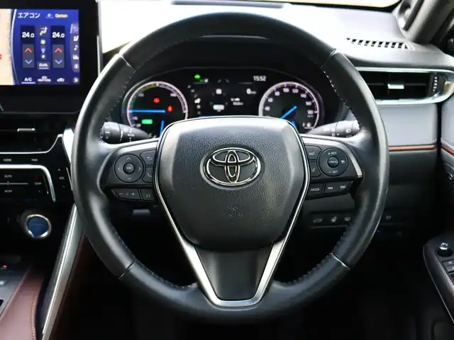 トヨタ ハリアー ハイブリッド Z レザーパッケージ 福島県 2022(令4)年 2.7万km プレシャスブラックパール  純正ディスプレイオーディオ/　    (ナビ・フルセグTV・BT)/ JBLサウンドシステム/ ドライブレコーダー/ 全 方 位 カ メ ラ/ デジタルインナーミラー/ 2.0 E T C/ 黒 革 シ ー ト/ 前左右シートヒーター/エアシート/ 前左右パワーシート/ パワーバックドア/ レーダークルーズコントロール/ トヨタセーフティ/ 寒 冷 地 仕 様/ 純正１９インチアルミホイル/ 純正LEDヘッドライト/ 純正フォグランプ/ 新 車 保 証 書/ 取 扱 説 明 書/ R7車検時記録簿有