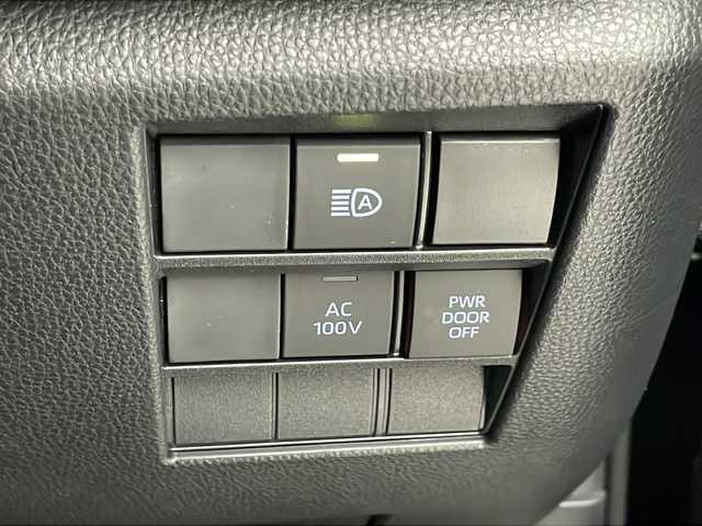 トヨタ ヴォクシー ハイブリッド S－Z 千葉県 2022(令4)年 5.2万km グリッターブラックガラスフレーク パノラミックビューモニター/ブラインドスポットモニター/10.5インチディスプレイナビ/BT/TV/後席14インチフリップダウンモニター/Miracast/HDMI/ステアリングスイッチ/両側パワースライド/100V電源/純正17インチAW/アイドリングストップ/クルーうコントロール/純正ビルトインETC2.0