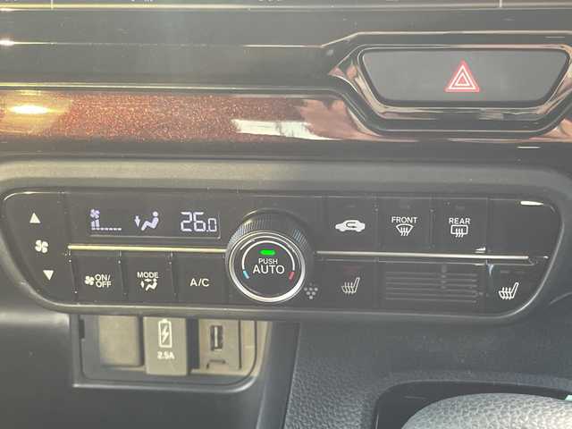 ホンダ Ｎ ＢＯＸ カスタム L 福岡県 2023(令5)年 2.5万km プラチナホワイトパール 9インチカロッツェリアナビ　AVIC-RQ720/【AM/FM/CD/DVD/BT/SD】/バックカメラ/ビルトインETC/リアコーナーセンサー/両側パワースライドドア/前席シートヒーター/レーダークルーズコントロール/アイドリングストップ/LEDヘッドライト/オートライト/衝突軽減ブレーキ/レーンキープアシスト