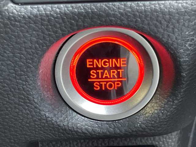 ホンダ Ｎ ＢＯＸ カスタム L 福岡県 2023(令5)年 2.5万km プラチナホワイトパール 9インチカロッツェリアナビ　AVIC-RQ720/【AM/FM/CD/DVD/BT/SD】/バックカメラ/ビルトインETC/リアコーナーセンサー/両側パワースライドドア/前席シートヒーター/レーダークルーズコントロール/アイドリングストップ/LEDヘッドライト/オートライト/衝突軽減ブレーキ/レーンキープアシスト