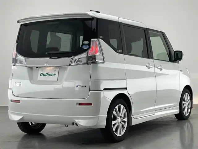 三菱 デリカＤ：２ ハイブリッドSZ ナビパッケージ 愛知県 2018(平30)年 7.9万km ピュアホワイトP 純正ナビ　全方位カメラ　シートヒーター　フルセグＴＶ　ＢＴ　両側パワスラ　ＥＴＣ　デュアルカメラブレーキ　衝突軽減　車線逸脱　クルーズコントロール　ＨＩＤオートライト　フォグランプ　純正フロアマット