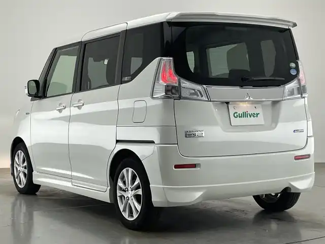 三菱 デリカＤ：２ ハイブリッドSZ ナビパッケージ 愛知県 2018(平30)年 7.9万km ピュアホワイトP 純正ナビ　全方位カメラ　シートヒーター　フルセグＴＶ　ＢＴ　両側パワスラ　ＥＴＣ　デュアルカメラブレーキ　衝突軽減　車線逸脱　クルーズコントロール　ＨＩＤオートライト　フォグランプ　純正フロアマット