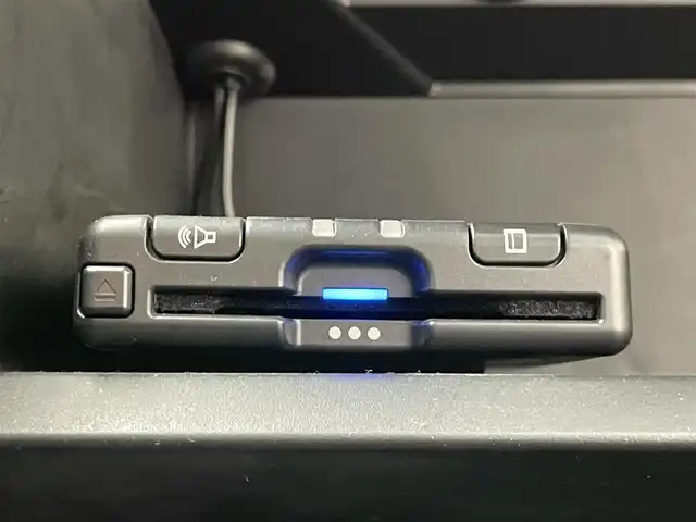 三菱 デリカＤ：２ ハイブリッドSZ ナビパッケージ 愛知県 2018(平30)年 7.9万km ピュアホワイトP 純正ナビ　全方位カメラ　シートヒーター　フルセグＴＶ　ＢＴ　両側パワスラ　ＥＴＣ　デュアルカメラブレーキ　衝突軽減　車線逸脱　クルーズコントロール　ＨＩＤオートライト　フォグランプ　純正フロアマット