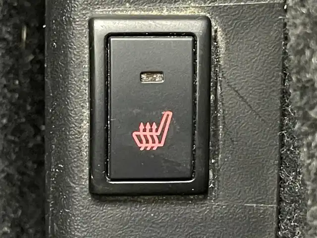 三菱 デリカＤ：２ ハイブリッドSZ ナビパッケージ 愛知県 2018(平30)年 7.9万km ピュアホワイトP 純正ナビ　全方位カメラ　シートヒーター　フルセグＴＶ　ＢＴ　両側パワスラ　ＥＴＣ　デュアルカメラブレーキ　衝突軽減　車線逸脱　クルーズコントロール　ＨＩＤオートライト　フォグランプ　純正フロアマット