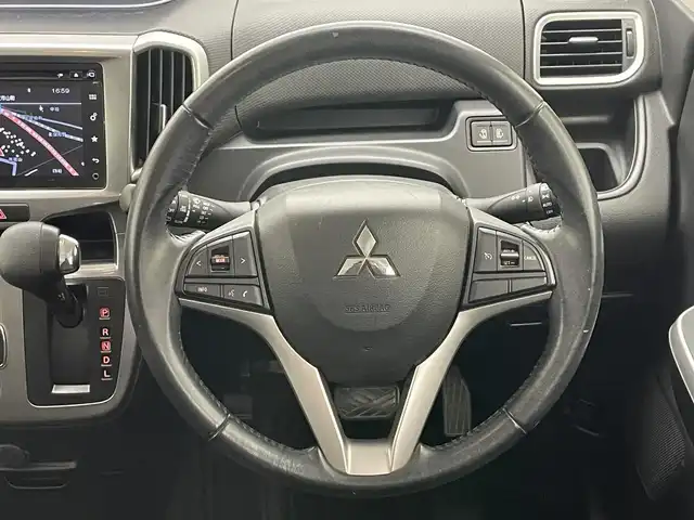 三菱 デリカＤ：２ ハイブリッドSZ ナビパッケージ 愛知県 2018(平30)年 7.9万km ピュアホワイトP 純正ナビ　全方位カメラ　シートヒーター　フルセグＴＶ　ＢＴ　両側パワスラ　ＥＴＣ　デュアルカメラブレーキ　衝突軽減　車線逸脱　クルーズコントロール　ＨＩＤオートライト　フォグランプ　純正フロアマット