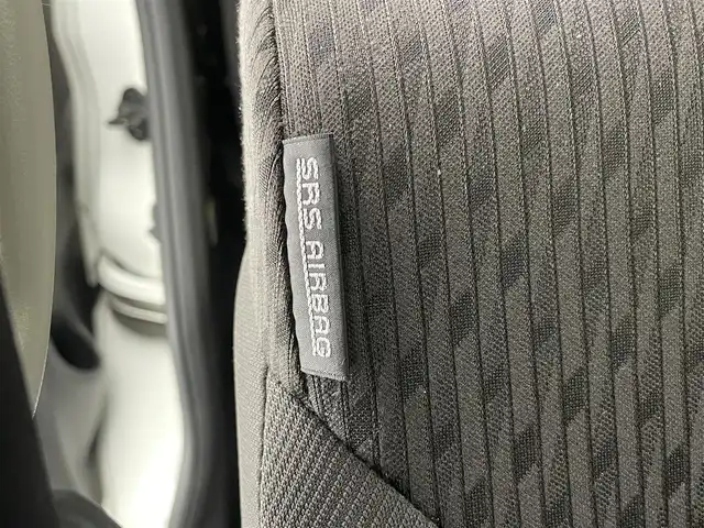 三菱 デリカＤ：２ ハイブリッドSZ ナビパッケージ 愛知県 2018(平30)年 7.9万km ピュアホワイトP 純正ナビ　全方位カメラ　シートヒーター　フルセグＴＶ　ＢＴ　両側パワスラ　ＥＴＣ　デュアルカメラブレーキ　衝突軽減　車線逸脱　クルーズコントロール　ＨＩＤオートライト　フォグランプ　純正フロアマット