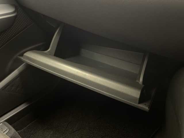 トヨタ Ｃ－ＨＲ S LEDパッケージ 宮崎県 2018(平30)年 4.4万km ホワイトパールクリスタルシャイン ワンオーナー/モデリスタエアロ/純正9インチメモリーナビ/　CD DVD BTオーディオ フルセグTV/バックカメラ/プリクラッシュセーフティ/レーンディパーチャーアラート/アダクティブクルーズコントロール/電子オートブレーキホールド/純正ドライブレコーダー/ステアリングリモコン/革巻きステアリング/オートLEDヘッドライト/ビルトインETC/純正フロアマット