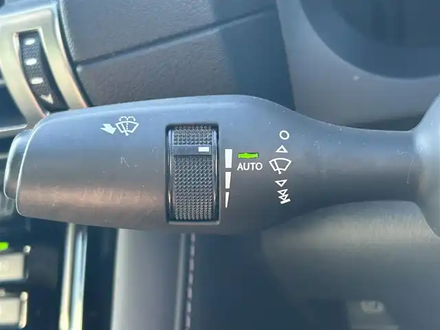 レクサス ＩＳ 300h Fスポーツ 和歌山県 2021(令3)年 5.6万km ソニッククロム 純正12.3インチナビ/フルセグTV/Bluetooth/CD/DVD/USB/バックカメラ/ビルトインETC2.0/ドライブレコーダー/レクサスセーフティセンス/BSM/レーダークルーズコントロール/サンルーフ/革巻きステアリング/ステアリングスイッチ/ステアリングヒーター/レザーシート/前席パワーシート/前席シートヒーター/三眼LEDヘッドライト/オートライト/アダプティブハイビーム/オートワイパー/純正19インチAW/プッシュスタート/スマートキー/スペアキー/カードキー