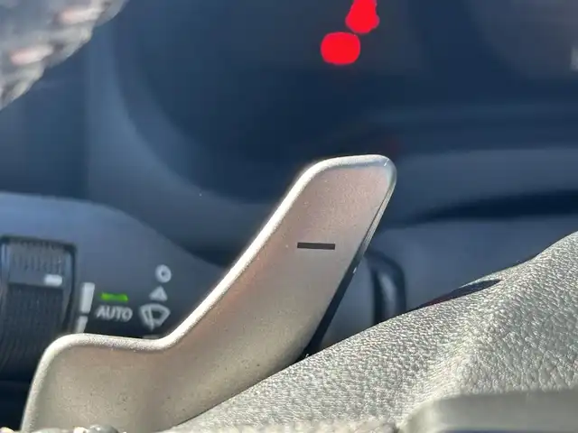 レクサス ＩＳ 300h Fスポーツ 和歌山県 2021(令3)年 5.6万km ソニッククロム 純正12.3インチナビ/フルセグTV/Bluetooth/CD/DVD/USB/バックカメラ/ビルトインETC2.0/ドライブレコーダー/レクサスセーフティセンス/BSM/レーダークルーズコントロール/サンルーフ/革巻きステアリング/ステアリングスイッチ/ステアリングヒーター/レザーシート/前席パワーシート/前席シートヒーター/三眼LEDヘッドライト/オートライト/アダプティブハイビーム/オートワイパー/純正19インチAW/プッシュスタート/スマートキー/スペアキー/カードキー