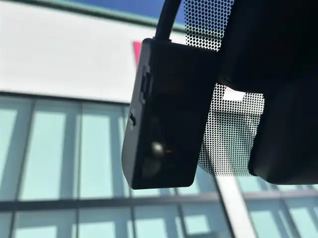 レクサス ＩＳ 300h Fスポーツ 和歌山県 2021(令3)年 5.6万km ソニッククロム 純正12.3インチナビ/フルセグTV/Bluetooth/CD/DVD/USB/バックカメラ/ビルトインETC2.0/ドライブレコーダー/レクサスセーフティセンス/BSM/レーダークルーズコントロール/サンルーフ/革巻きステアリング/ステアリングスイッチ/ステアリングヒーター/レザーシート/前席パワーシート/前席シートヒーター/三眼LEDヘッドライト/オートライト/アダプティブハイビーム/オートワイパー/純正19インチAW/プッシュスタート/スマートキー/スペアキー/カードキー