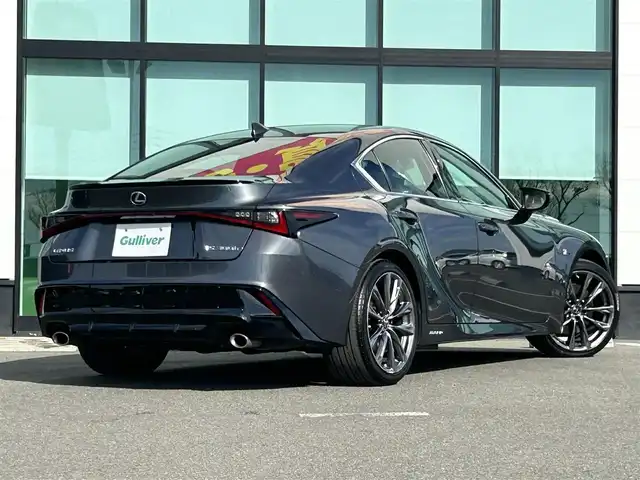 レクサス ＩＳ 300h Fスポーツ 和歌山県 2021(令3)年 5.6万km ソニッククロム 純正12.3インチナビ/フルセグTV/Bluetooth/CD/DVD/USB/バックカメラ/ビルトインETC2.0/ドライブレコーダー/レクサスセーフティセンス/BSM/レーダークルーズコントロール/サンルーフ/革巻きステアリング/ステアリングスイッチ/ステアリングヒーター/レザーシート/前席パワーシート/前席シートヒーター/三眼LEDヘッドライト/オートライト/アダプティブハイビーム/オートワイパー/純正19インチAW/プッシュスタート/スマートキー/スペアキー/カードキー