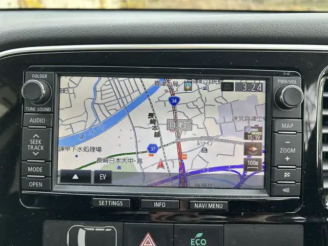 三菱 アウトランダー ＰＨＥＶ G ナビパッケージ 長崎県 2013(平25)年 10万km チタニウムグレーメタリック 純正メモリナビ/（CD/DVD/BT/フルセグ）/バックカメラ/衝突軽減システム/レーンアシスト/レーダークルーズ/ETC/パドルシフト/ハーフレザーシート/ドライブレコーダー/オートライト/ステアリングスイッチ/純正18インチAW/充電ケーブル有り