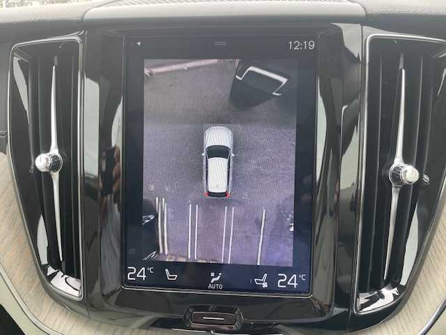 ボルボ ＸＣ６０ T5 AWD インスクリプション 三重県 2019(令1)年 3.1万km 黒 メーカーオプション/・パノラマサンルーフ/4WD/ターボ/車間警告装置/衝突軽減ブレーキ/車線逸脱防止支援システム/クルーズコントロール/クリアランスソナー/純正ナビ/フルセグTV/【CD/Bluetooth/ipod】/全周囲カメラ/ビルトインETC/前後ドライブレコーダー/ヘッドアップディスプレイ/パワーバックドア/レザーシート/D/N席パワーシート/D/N席シートベンチレーション/全席シートヒーター/ステアリングヒーター/オートライト/LEDライト/265/55R19インチ純正AW/エンジンスタートボタン/スマートキー/スペアキー/フロアマット