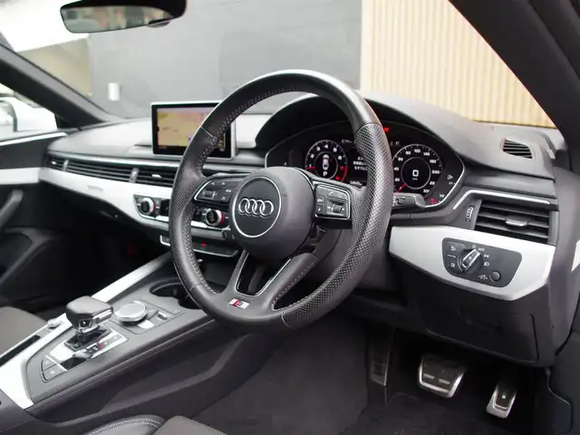 アウディ Ａ５ SB2．0TFSI Q スポーツ 埼玉県 2018(平30)年 3.5万km グレイシアホワイトメタリック ブラックハーフレザーシート /アダプティブクルーズコントロール /バーチャルコックピット /CarPlay /パークセンサー /バックカメラ /純正ナビ /ETC /ドライブレコーダー /フルセグTV /前席シートヒーター