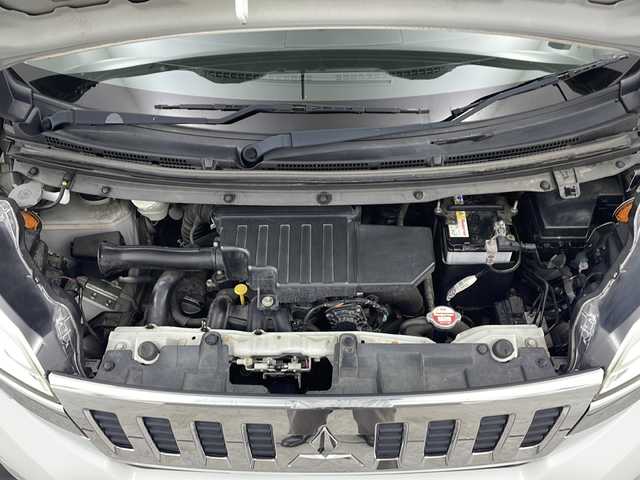 三菱 ｅＫスペース カスタムT 三重県 2014(平26)年 3.7万km シルキーホワイト 禁煙車/純正7インチナビ/・CD/DVD/Bluetooth/iPod/USB/フルセグ/AM/FM/バックカメラ/両側パワースライドドア/HIDヘッドライト/電動格納ミラー/フォグ/純正15インチアルミホイール/運転席シートヒーター